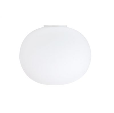 Weiße Glo Ball Deckenleuchte von Flos, runde Lampe für Deckenmontage, modernes Design.